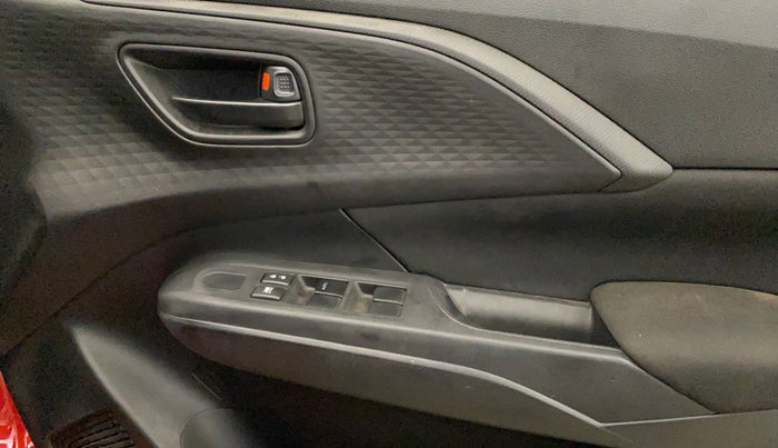 2024 Maruti Swift LXi, Petrol, Manual, 2,607 km, Driver Side Door Panels Control