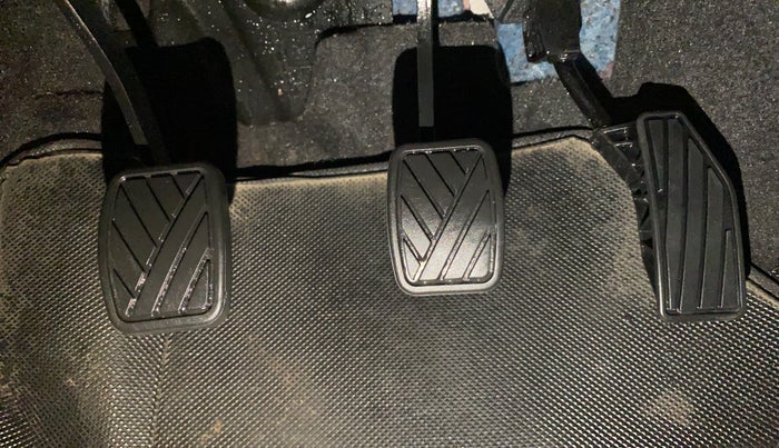 2024 Maruti Swift LXi, Petrol, Manual, 2,607 km, Pedals