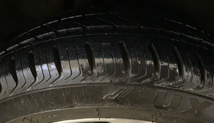 2019 Maruti Ciaz ALPHA  AT 1.5 SHVS PETROL, Petrol, Automatic, 44,903 km, Right Rear Tyre Tread