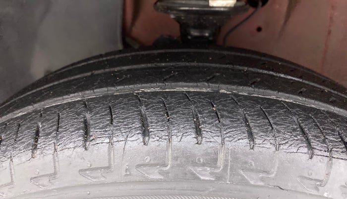 2018 Maruti IGNIS DELTA 1.2 AMT, Petrol, Automatic, 33,509 km, Left Front Tyre Tread