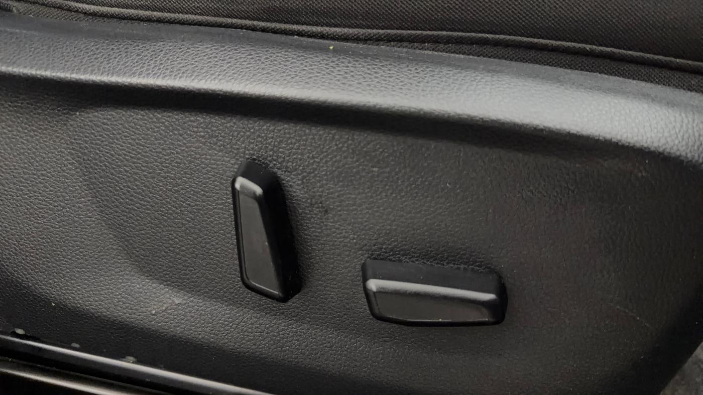 2024 KIA SELTOS  GTX Plus 1.5 Turbo Petrol DCT, Petrol, Automatic, 30,710 km, Driver Side Adjustment Panel