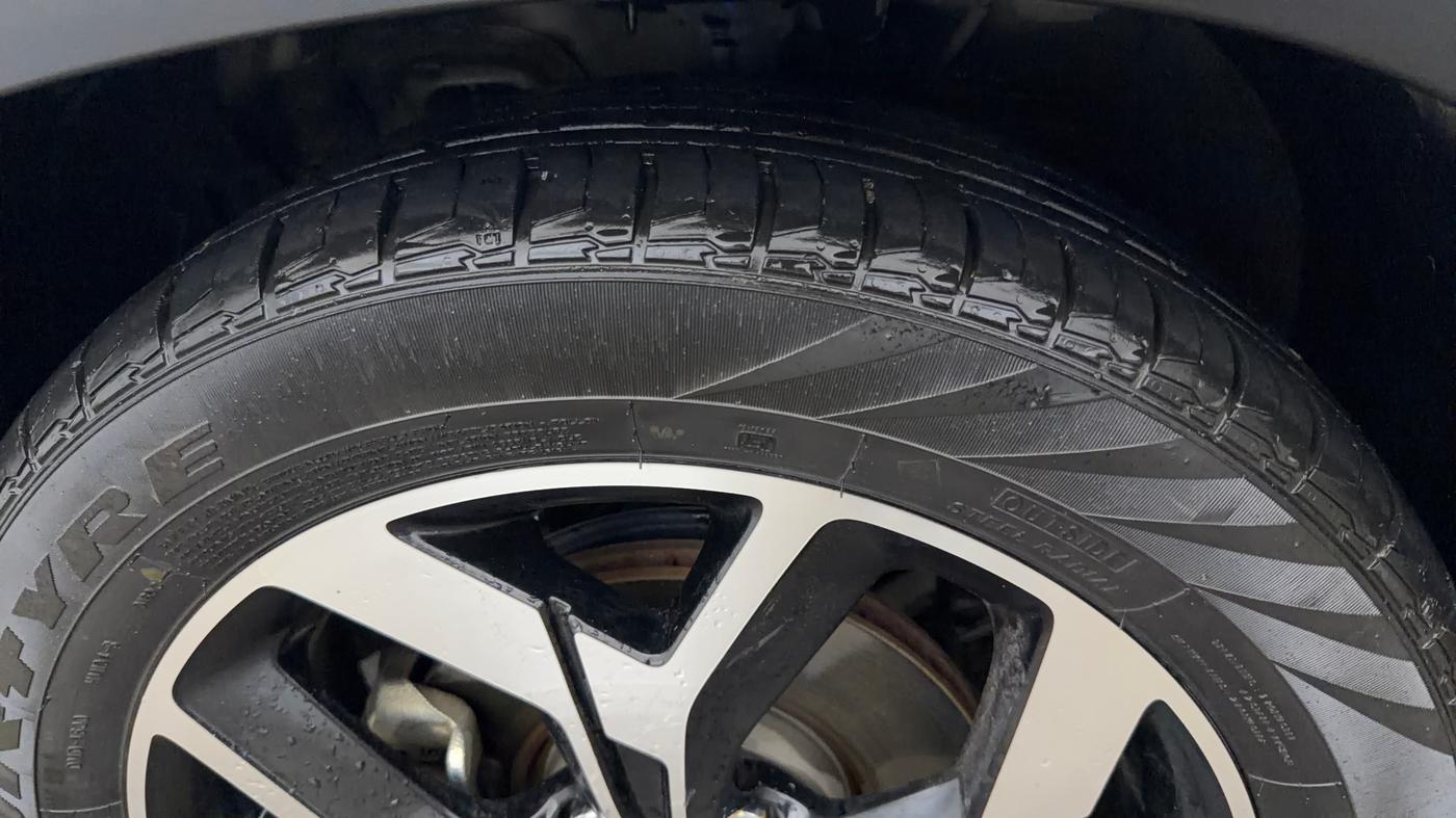 2024 KIA SELTOS  GTX Plus 1.5 Turbo Petrol DCT, Petrol, Automatic, 30,710 km, Left Front Tyre Tread