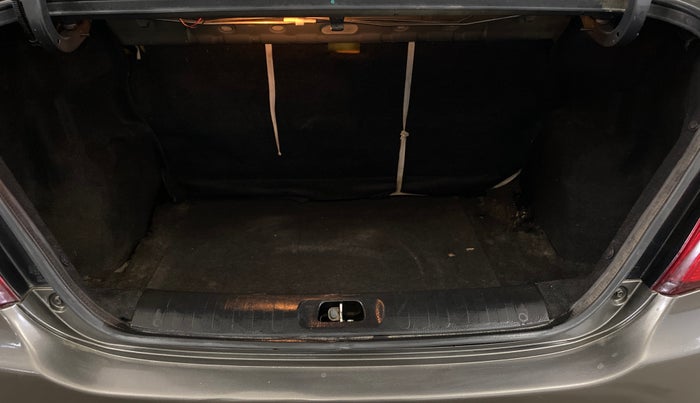 2015 Maruti Swift Dzire LXI (O), Petrol, Manual, 69,940 km, Boot Inside