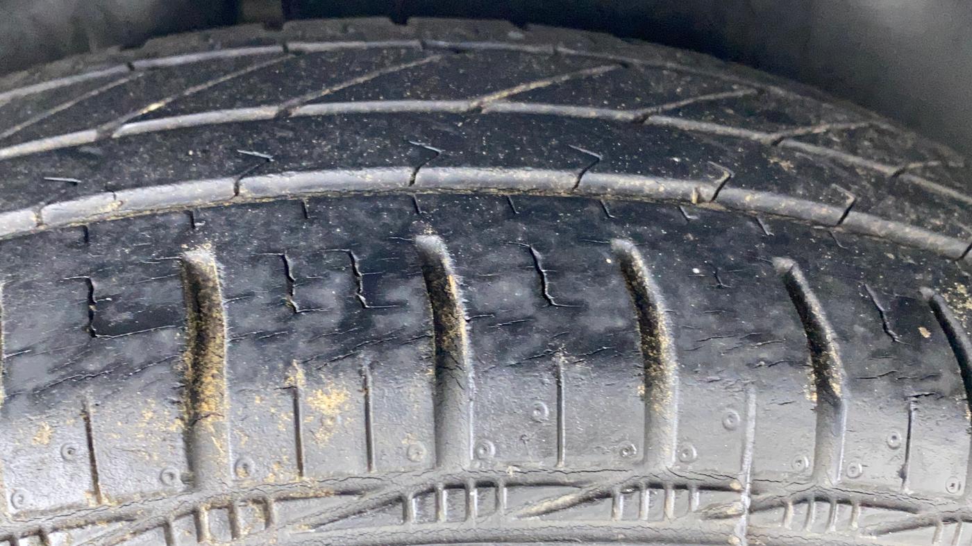 2010 Maruti Swift Dzire VXI, Petrol, Manual, 90,170 km, Right Rear Tyre Tread