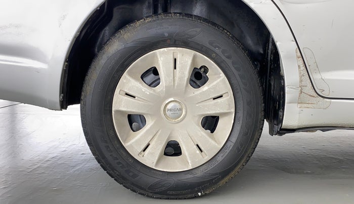 2010 Maruti Swift Dzire VXI, Petrol, Manual, 90,170 km, Right Rear Wheel