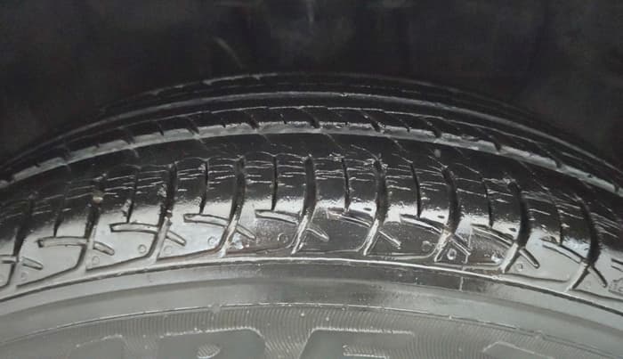 2018 Hyundai Elite i20 ASTA 1.2  CVT, Petrol, Automatic, 21,112 km, Right Front Tyre Tread