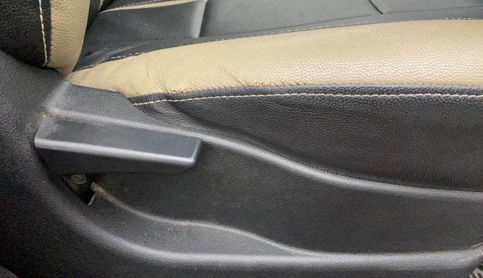 2018 Tata Tiago XT PETROL, Petrol, Manual, 51,123 km, Driver Side Adjustment Panel