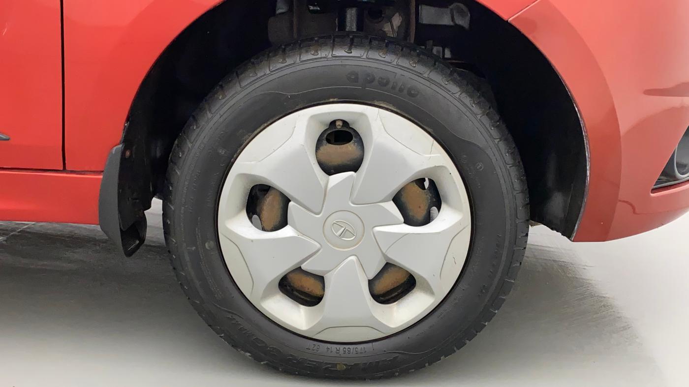 2018 Tata Tiago XT PETROL, Petrol, Manual, 51,123 km, Right Front Wheel