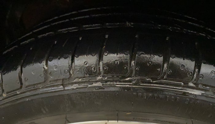 2015 Hyundai Verna FLUIDIC 4S 1.6 VTVT S(O), Petrol, Manual, 42,595 km, Left Front Tyre Tread