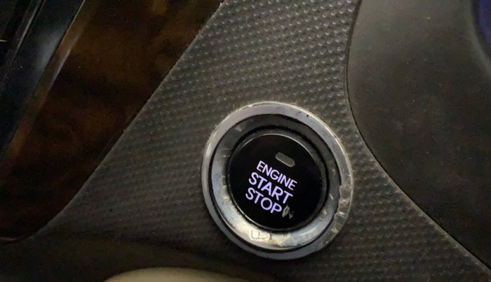 2015 Hyundai Verna FLUIDIC 4S 1.6 VTVT S(O), Petrol, Manual, 42,595 km, Keyless Start/ Stop Button