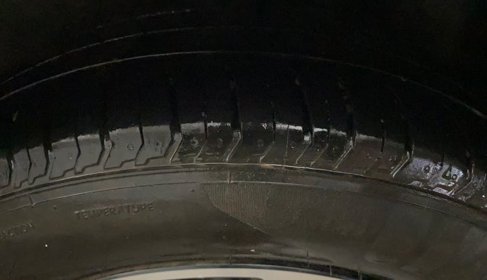 2021 Maruti Ciaz SIGMA 1.5 SHVS MT  PETROL, Petrol, Manual, 85,565 km, Left Rear Tyre Tread