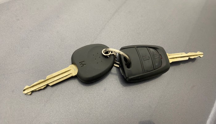 2015 Hyundai Grand i10 SPORTZ 1.2 KAPPA VTVT, Petrol, Manual, 76,808 km, Key Close Up