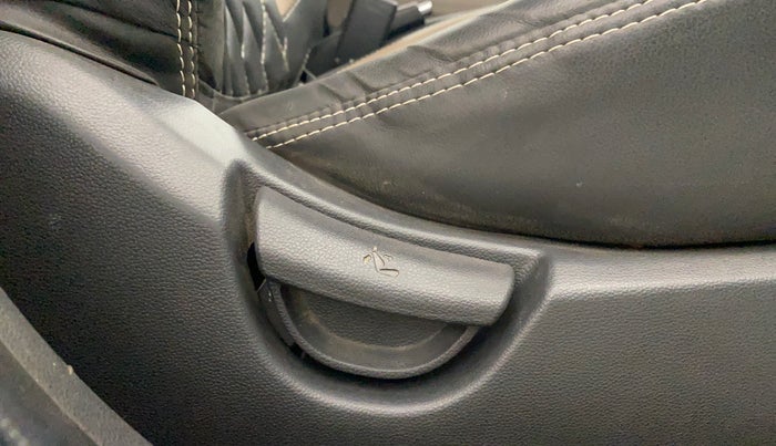 2015 Hyundai Grand i10 SPORTZ 1.2 KAPPA VTVT, Petrol, Manual, 76,808 km, Driver Side Adjustment Panel