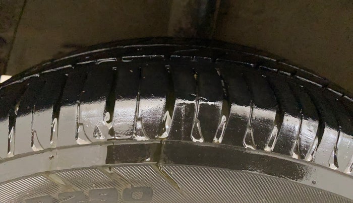 2015 Hyundai Grand i10 SPORTZ 1.2 KAPPA VTVT, Petrol, Manual, 76,808 km, Right Rear Tyre Tread