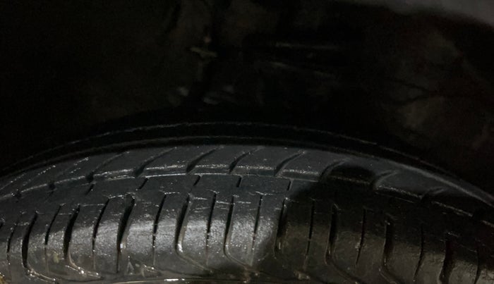 2015 Maruti Alto 800 LXI, Petrol, Manual, 34,783 km, Right Front Tyre Tread