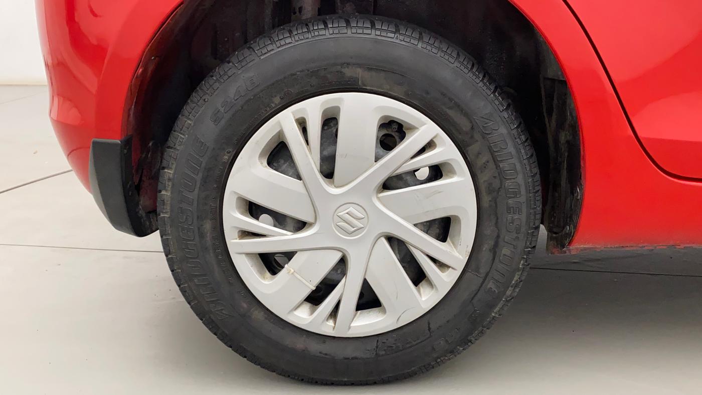 2017 Maruti Swift VXI O, Petrol, Manual, 38,195 km, Right Rear Wheel