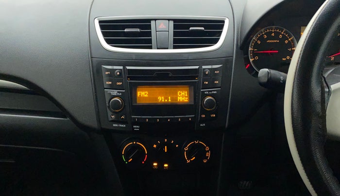 2017 Maruti Swift VXI O, Petrol, Manual, 38,195 km, Air Conditioner