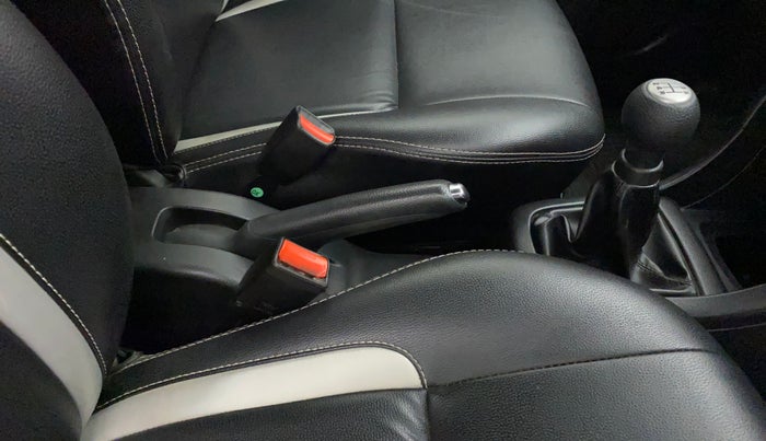 2017 Maruti Swift VXI O, Petrol, Manual, 38,195 km, Gear Lever