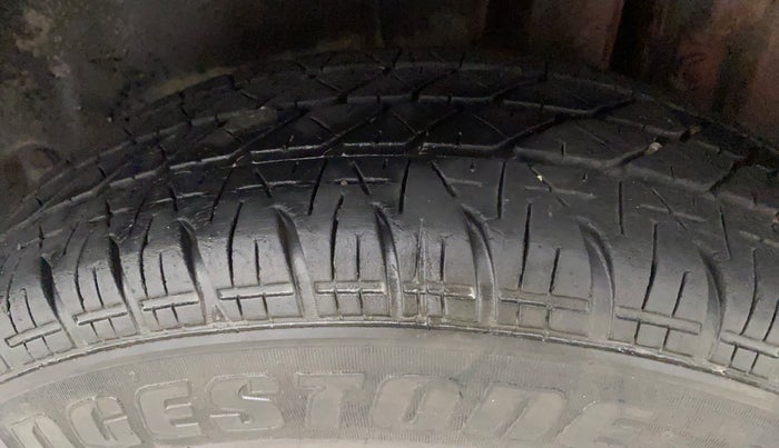 2017 Maruti Swift VXI O, Petrol, Manual, 38,195 km, Left Rear Tyre Tread