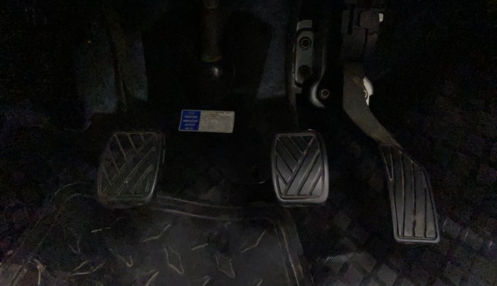2017 Maruti Swift VXI O, Petrol, Manual, 38,195 km, Pedals