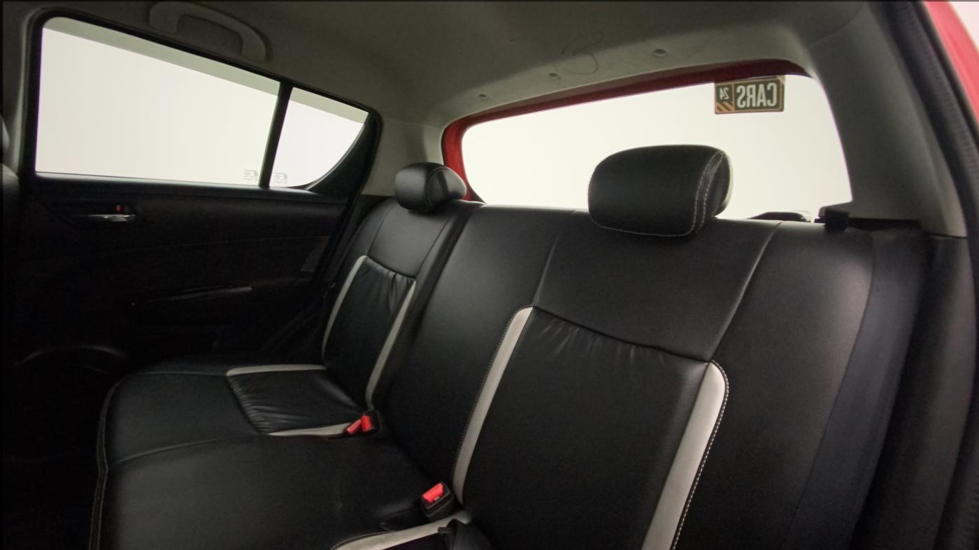 2017 Maruti Swift VXI O, Petrol, Manual, 38,195 km, Right Side Rear Door Cabin