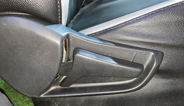 2022 Maruti S PRESSO VXI+, Petrol, Manual, 28,938 km, Driver Side Adjustment Panel