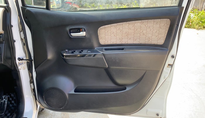 2017 Maruti Wagon R 1.0 VXI, Petrol, Manual, 27,223 km, Driver Side Door Panels Control