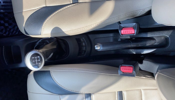 2017 Maruti Wagon R 1.0 VXI, Petrol, Manual, 27,223 km, Gear Lever