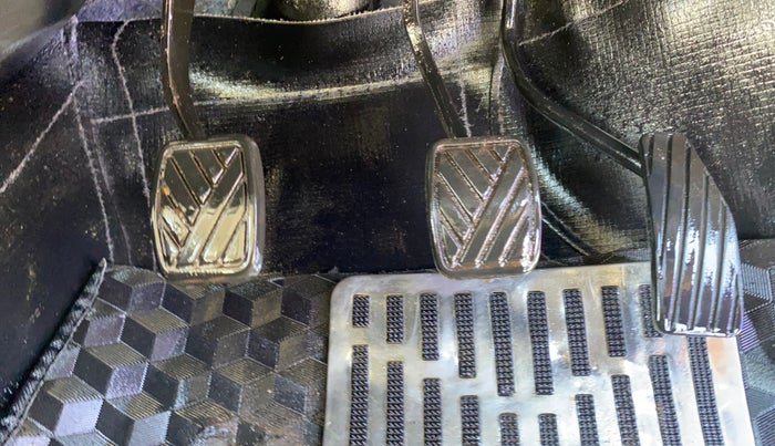 2017 Maruti Wagon R 1.0 VXI, Petrol, Manual, 27,223 km, Pedals