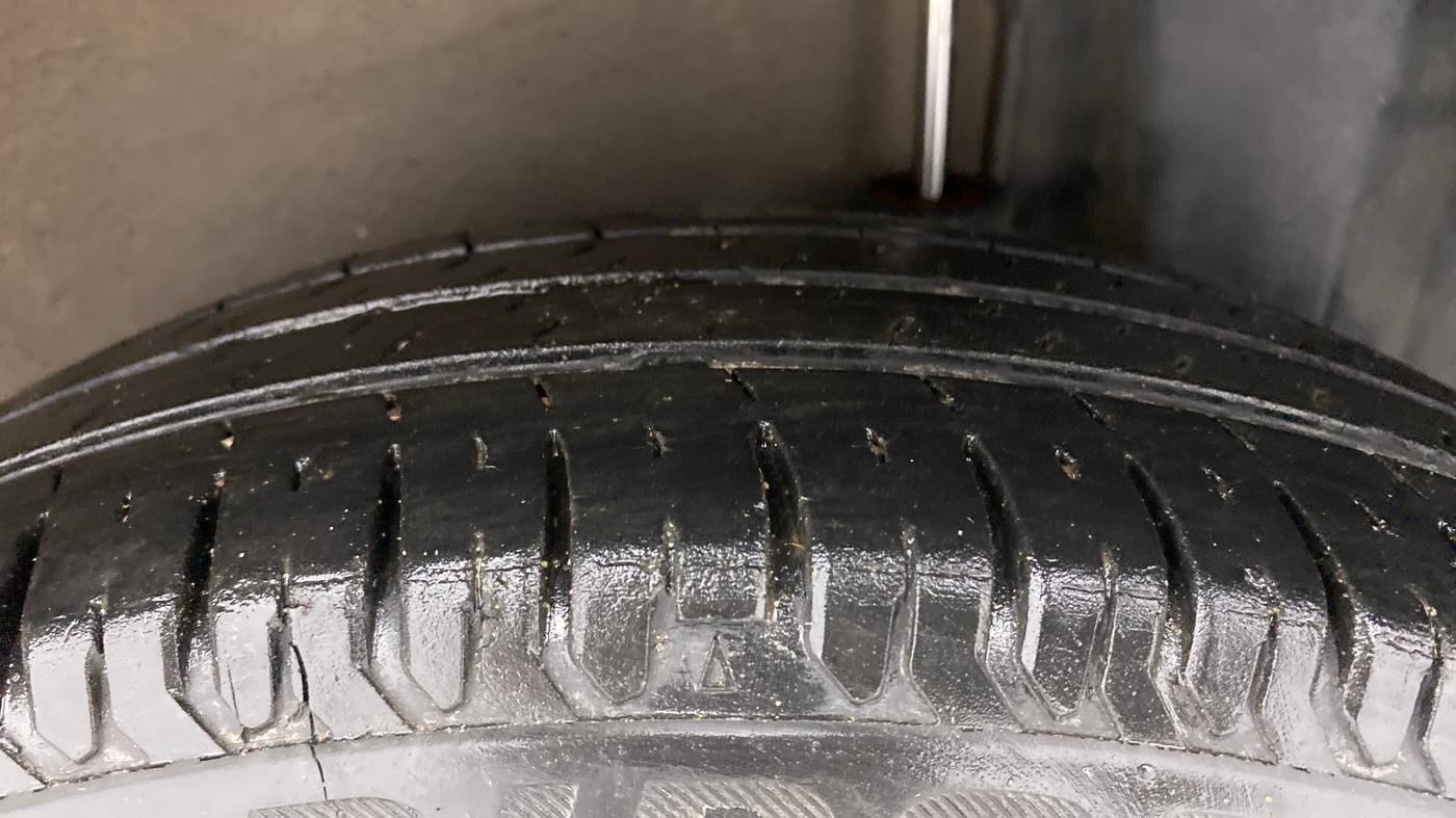 2012 Maruti Ritz VXI, Petrol, Manual, 83,031 km, Left Rear Tyre Tread