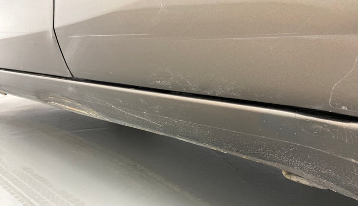 2012 Maruti Ritz VXI, Petrol, Manual, 83,031 km, Left running board - Slightly dented