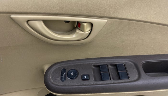 2013 Honda Brio S MT, Petrol, Manual, 73,333 km, Driver Side Door Panels Control