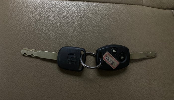 2013 Honda Brio S MT, Petrol, Manual, 73,333 km, Key Close Up