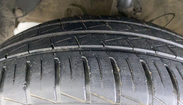 2021 Hyundai AURA S CNG, CNG, Manual, 34,584 km, Left Front Tyre Tread