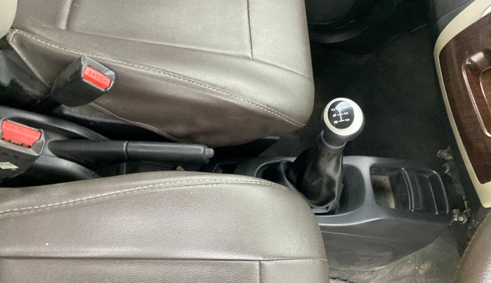 2017 Maruti Wagon R 1.0 LXI, Petrol, Manual, 80,949 km, Gear Lever