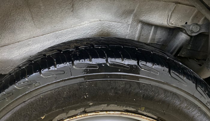 2017 Maruti Wagon R 1.0 LXI, Petrol, Manual, 80,949 km, Left Rear Tyre Tread