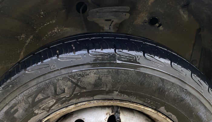 2017 Maruti Wagon R 1.0 LXI, Petrol, Manual, 80,949 km, Right Front Tyre Tread