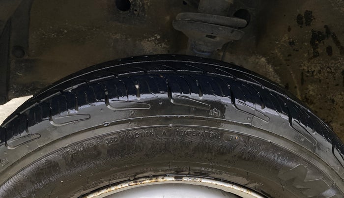 2017 Maruti Wagon R 1.0 LXI, Petrol, Manual, 80,949 km, Left Front Tyre Tread