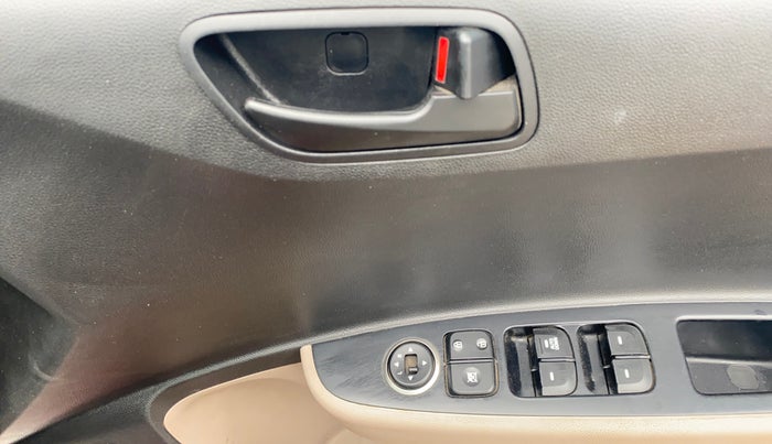 2019 Hyundai Grand i10 MAGNA AT 1.2 KAPPA VTVT, Petrol, Automatic, 40,659 km, Driver Side Door Panels Control