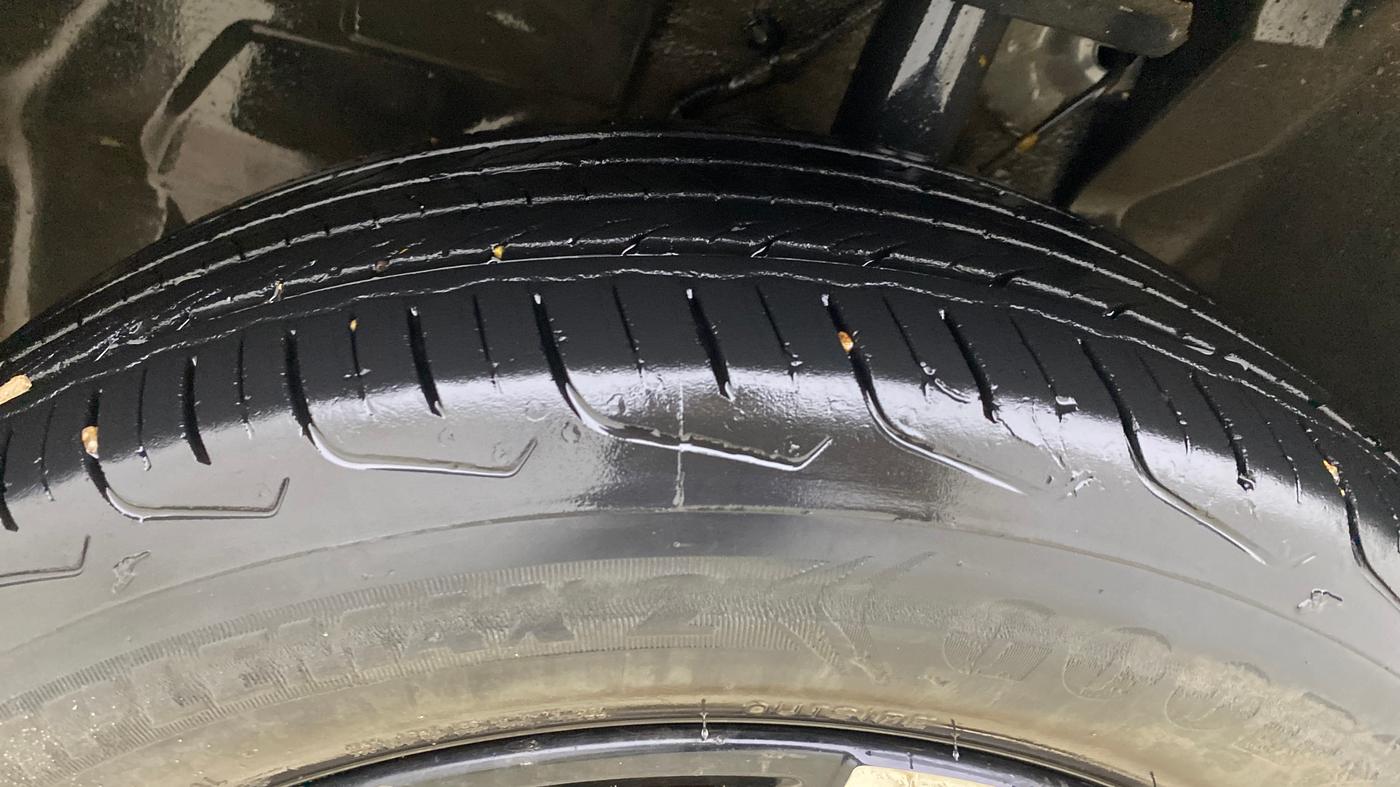 2023 Tata PUNCH ACCOMPLISHED DAZZLE SUNROOF CNG MT, CNG, Manual, 32,960 km, Left Front Tyre Tread