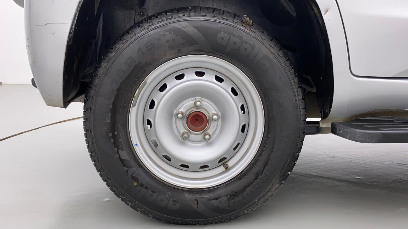 2019 Mahindra TUV300 T8, Diesel, Manual, 84,145 km, Right Rear Wheel