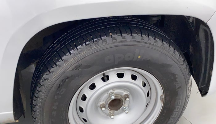 2019 Mahindra TUV300 T8, Diesel, Manual, 84,145 km, Right fender - Lining loose