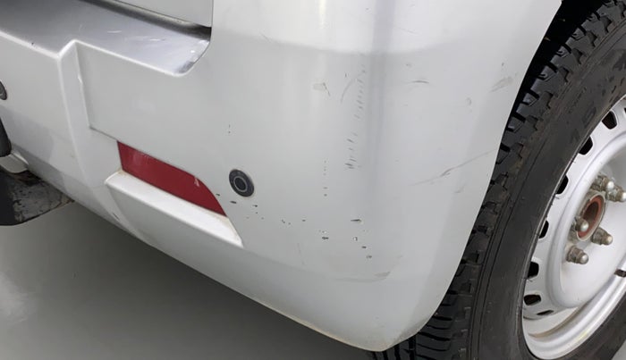 2019 Mahindra TUV300 T8, Diesel, Manual, 84,145 km, Rear bumper - Minor scratches