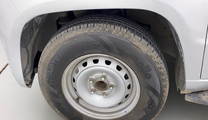 2019 Mahindra TUV300 T8, Diesel, Manual, 84,145 km, Left fender - Lining loose