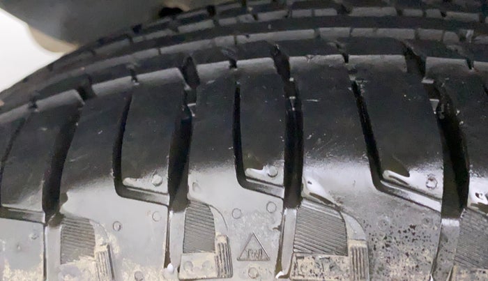 2019 Mahindra TUV300 T8, Diesel, Manual, 84,145 km, Right Rear Tyre Tread
