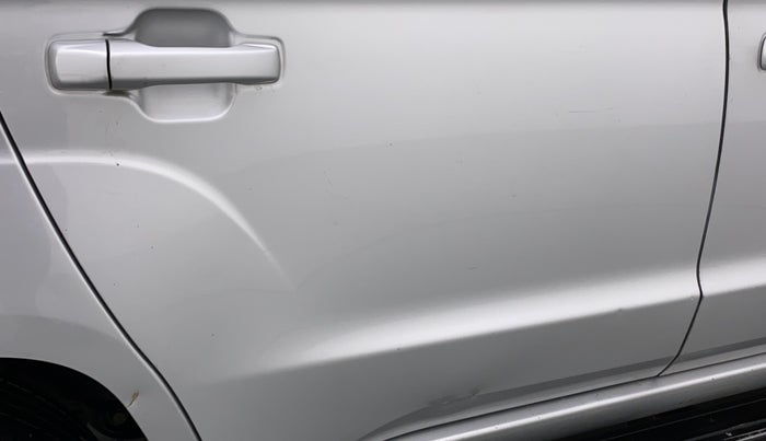 2019 Mahindra TUV300 T8, Diesel, Manual, 84,145 km, Right rear door - Minor scratches