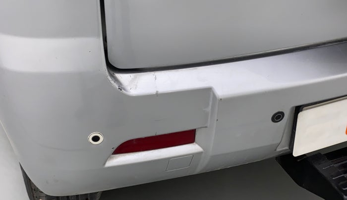 2019 Mahindra TUV300 T8, Diesel, Manual, 84,145 km, Rear bumper - Paint is slightly damaged