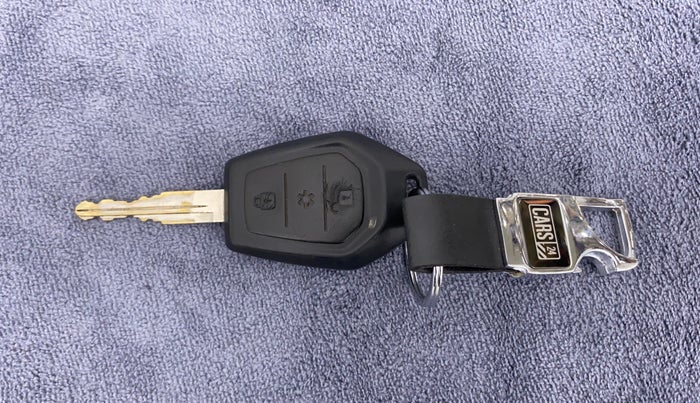 2019 Mahindra TUV300 T8, Diesel, Manual, 84,145 km, Key Close Up