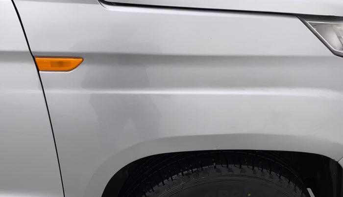 2019 Mahindra TUV300 T8, Diesel, Manual, 84,145 km, Right fender - Slightly dented