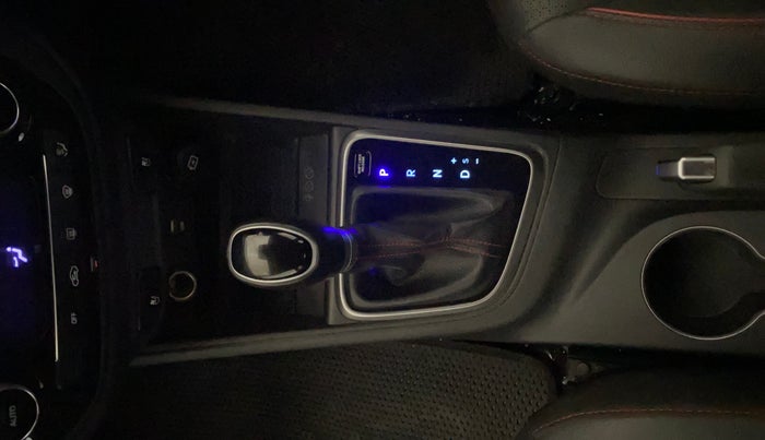 2021 Hyundai Verna SX (O) 1.0 TURBO DCT, Petrol, Automatic, 70,265 km, Gear Lever